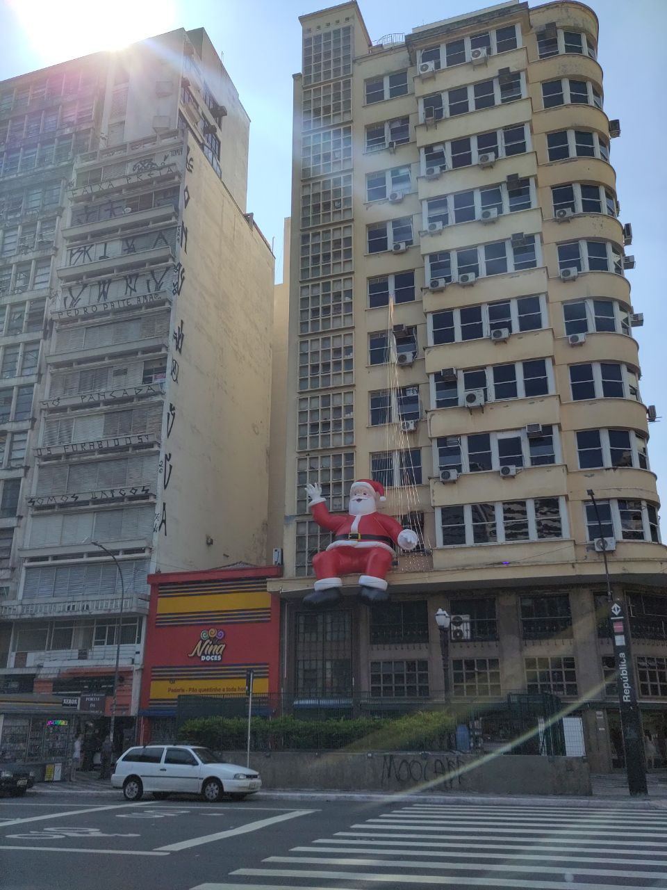 Picture of Air Santa Claus in the City of Sao Paulo