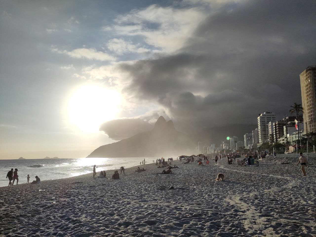 View on a Morro Dois Irmãos on a cloudy sunny afternoon at Ipanema